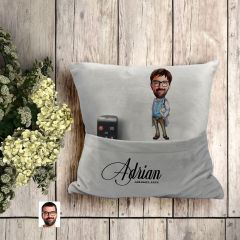 BK Gift Kişiye Özel Doktor Karikatür Tasarımlı Organizer Kumanda ve Atıştırmalık Cepli Gri Kırlent Yastık-1 Arkadaşa Hediye, Cepli Yastık