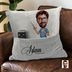 BK Gift Kişiye Özel Erkek Diş Hekimi Karikatür Tasarımlı Organizer Kumanda ve Atıştırmalık Cepli Gri Kırlent Yastık-2 Arkadaşa Hediye, Cepli Yastık