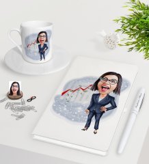 Kişiye Özel Bayan Patron Karikatürlü Beyaz Defter Kalem Türk Kahvesi Fincanı Seti-1