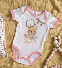 BK Kids Kişiye Özel İsimli Pembe Bebek Body Zıbın Kız Bebek Künyesi ve İğnesi Hediye Seti-14