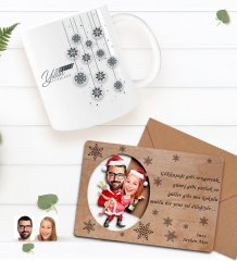 Kişiye Özel Mutlu Yıllar Kupa Bardak ve Retro Ahşap Yılbaşı Tebrik Kartı Hediye Seti-4F