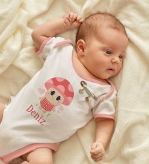 BK Kids Kişiye Özel İsimli Pembe Bebek Body Zıbın Kız Bebek Künyesi ve İğnesi Hediye Seti-10