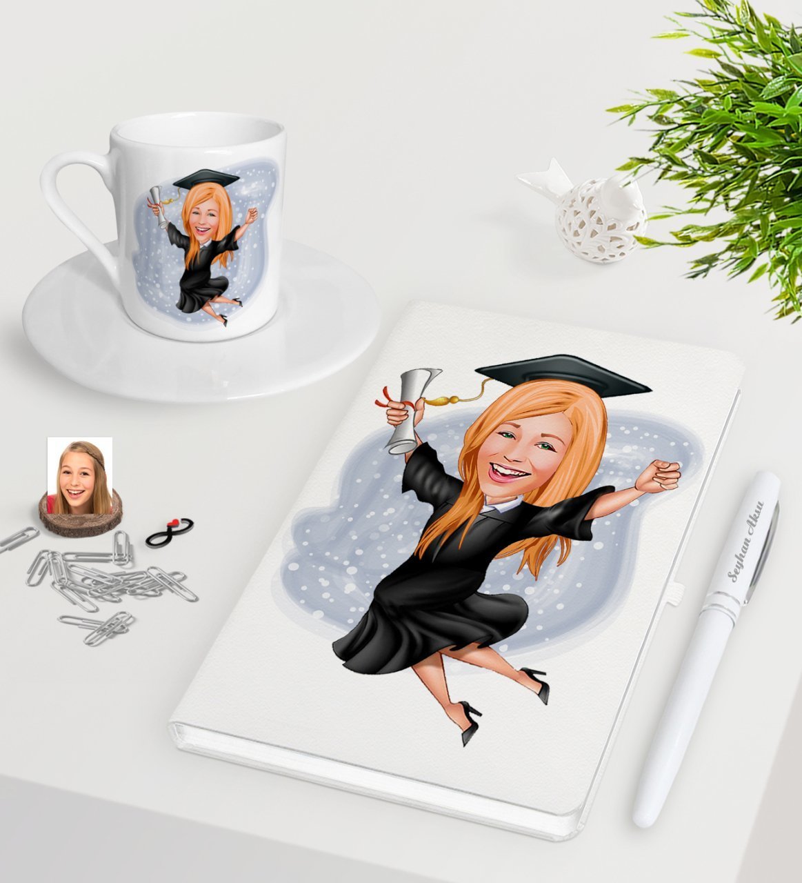 Kişiye Özel Bayan Mezun Karikatürlü Beyaz Defter Kalem Türk Kahvesi Fincanı Seti-1