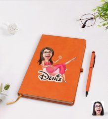 Kişiye Özel Kadın Patroniçe Karikatürlü Turuncu Termo Deri Defter Kalem Seti Model 1