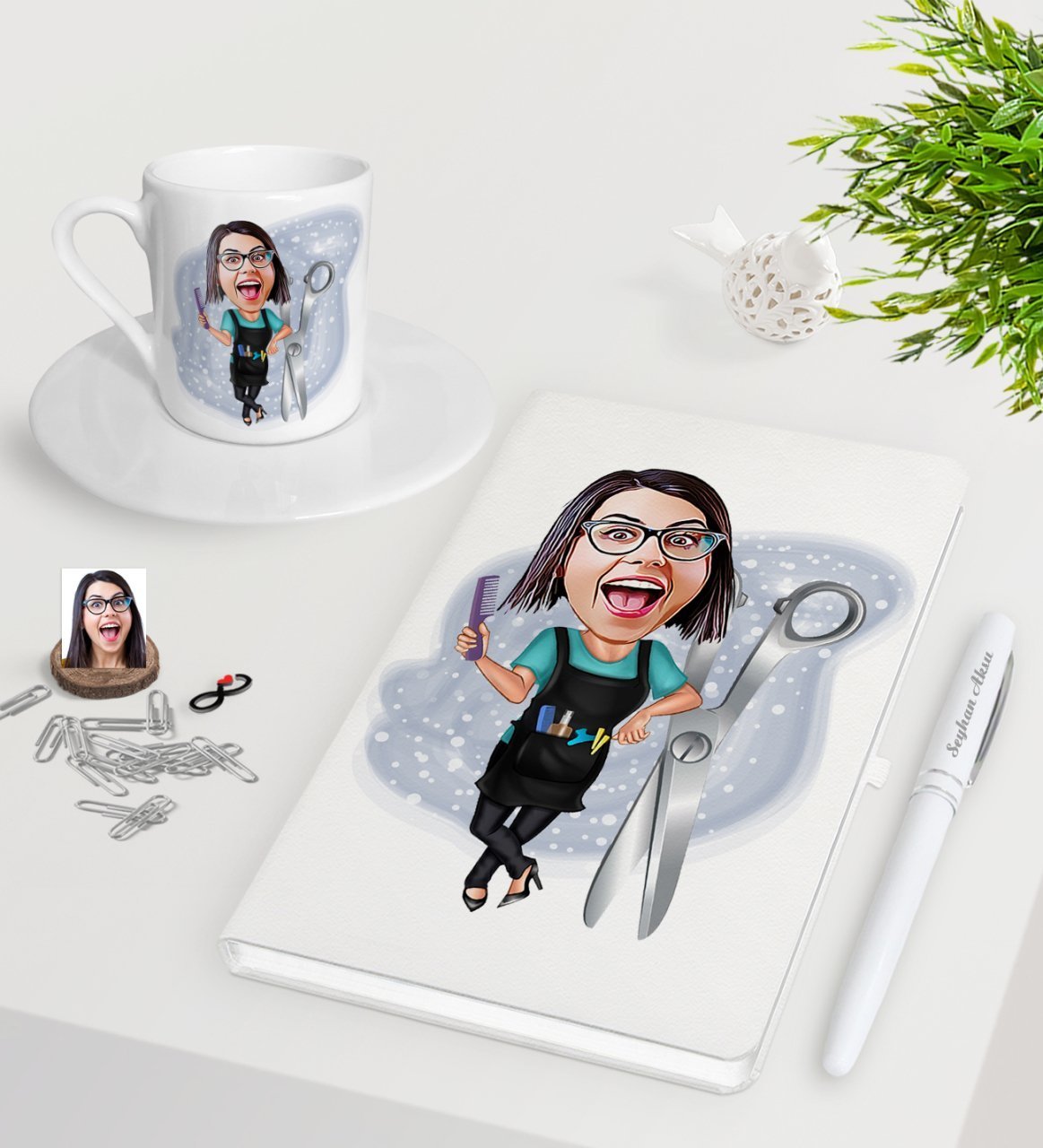 Kişiye Özel Bayan Kuaför Karikatürlü Beyaz Defter Kalem Türk Kahvesi Fincanı Seti-1