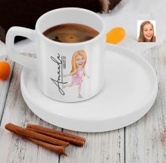 BK Gift Kişiye Özel Sunum Tabaklı Buz Pateni Karikatürlü Kahve Fincanı-1, Sevgiliye Hediye, Aileye Hediye, Arkadaşa Hediye