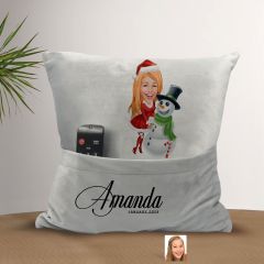 BK Gift Kişiye Özel Kadın Yılbaşı Karikatür Tasarımlı Organizer Kumanda ve Atıştırmalık Cepli Gri Kırlent Yastık-3 Arkadaşa Hediye, Cepli Yastık