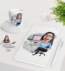 Kişiye Özel Bayan Genel Müdür Karikatürlü Beyaz Defter Kalem Türk Kahvesi Fincanı Seti-1