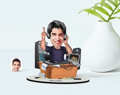 Kişiye Özel Erkek Radyocu Karikatürlü Ahşap Biblo Model-1