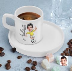 BK Gift Kişiye Özel Sunum Tabaklı Futbolcu Karikatürlü Kahve Fincanı-1, Sevgiliye Hediye, Aileye Hediye, Arkadaşa Hediye