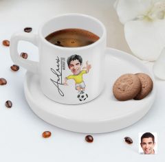 BK Gift Kişiye Özel Sunum Tabaklı Futbolcu Karikatürlü Kahve Fincanı-1, Sevgiliye Hediye, Aileye Hediye, Arkadaşa Hediye