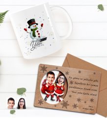 Kişiye Özel Mutlu Yıllar Kupa Bardak ve Retro Ahşap Yılbaşı Tebrik Kartı Hediye Seti-2E