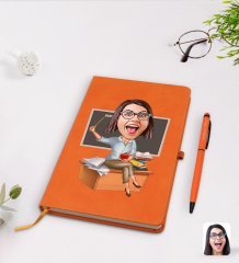 Kişiye Özel Kadın Öğretmen Karikatürlü Turuncu Termo Deri Defter Kalem Seti Model 2