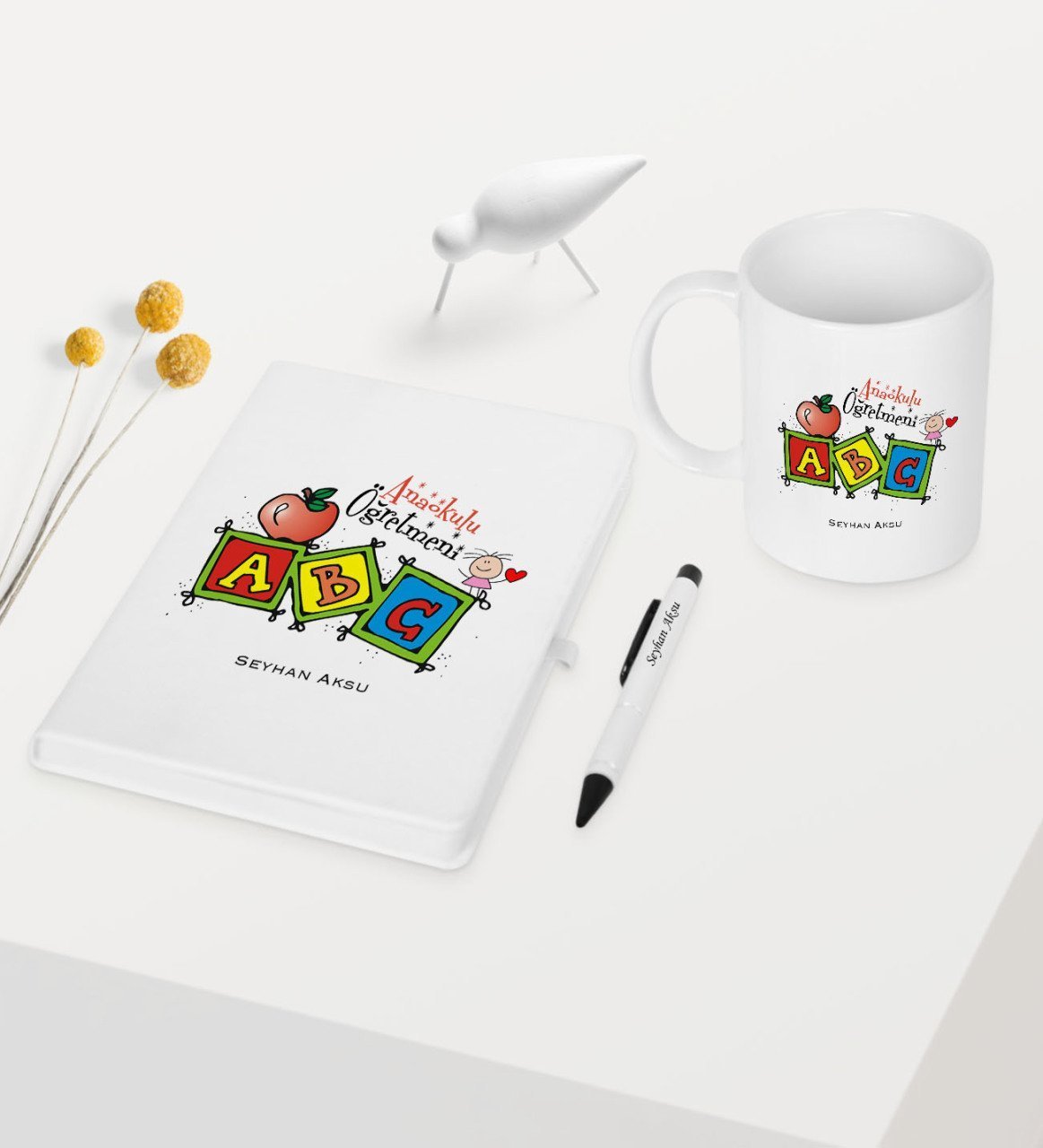 Kişiye Özel Anaokulu Öğretmeni Temalı Beyaz Defter Kalem Kupa Seti - 1