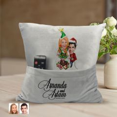 BK Gift Kişiye Özel Yılbaşı Sevgili Karikatür Tasarımlı Organizer Kumanda ve Atıştırmalık Cepli Gri Kırlent Yastık-4 Arkadaşa Hediye, Cepli Yastık