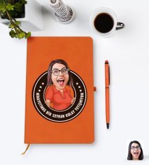 Kişiye Özel Kadın Nihayetinde Karikatürlü Turuncu Termo Deri Defter Kalem Seti Model 3