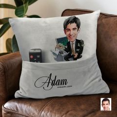 BK Gift Kişiye Özel Boss Baba Karikatür Tasarımlı Organizer Kumanda ve Atıştırmalık Cepli Gri Kırlent Yastık-13 Arkadaşa Hediye, Cepli Yastık