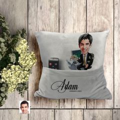 BK Gift Kişiye Özel Boss Baba Karikatür Tasarımlı Organizer Kumanda ve Atıştırmalık Cepli Gri Kırlent Yastık-13 Arkadaşa Hediye, Cepli Yastık