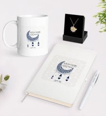 Kişiye Özel Kur'an-ı Kerim Öğretmeni Beyaz Kupa Defter Kalem ve İsimli Papatya Kolye Hediye Seti