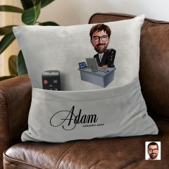 BK Gift Kişiye Özel Boss Baba Karikatür Tasarımlı Organizer Kumanda ve Atıştırmalık Cepli Gri Kırlent Yastık-12 Arkadaşa Hediye, Cepli Yastık