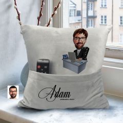 BK Gift Kişiye Özel Boss Baba Karikatür Tasarımlı Organizer Kumanda ve Atıştırmalık Cepli Gri Kırlent Yastık-12 Arkadaşa Hediye, Cepli Yastık