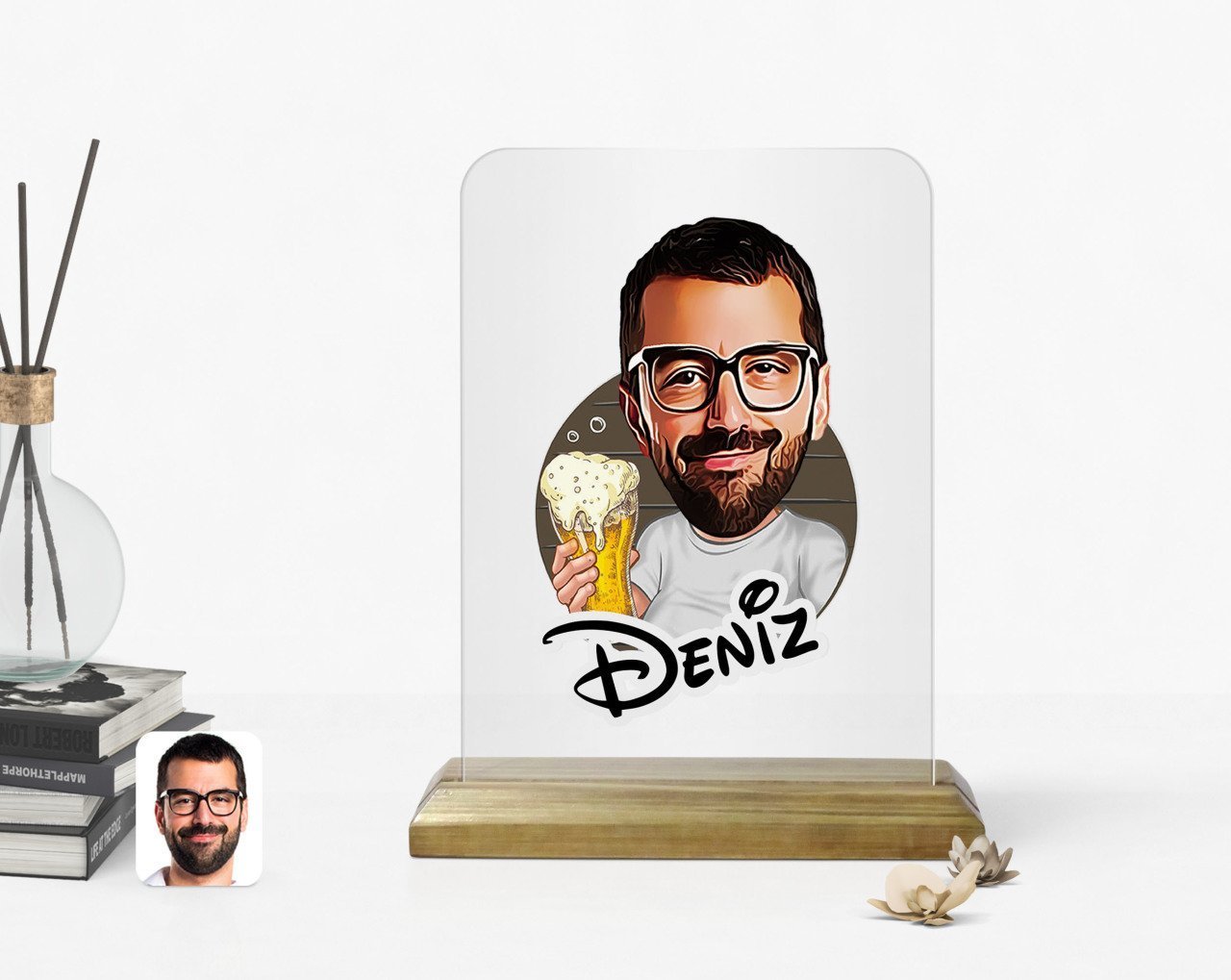 Kişiye Özel Erkek Karikatürlü Ahşap Standlı Çerçeve-51