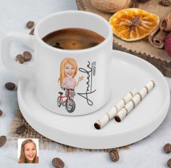 BK Gift Kişiye Özel Sunum Tabaklı Kadın Bisiklet Sürücüsü Karikatürlü Kahve Fincanı-5, Sevgiliye Hediye, Aileye Hediye, Arkadaşa Hediye