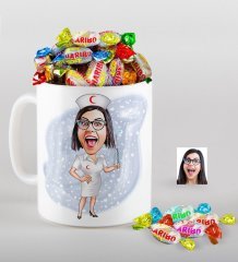 Kişiye Özel Hemşire Karikatürlü Kupa ve Haribo Fruitbons Şeker Hediye Seti-1