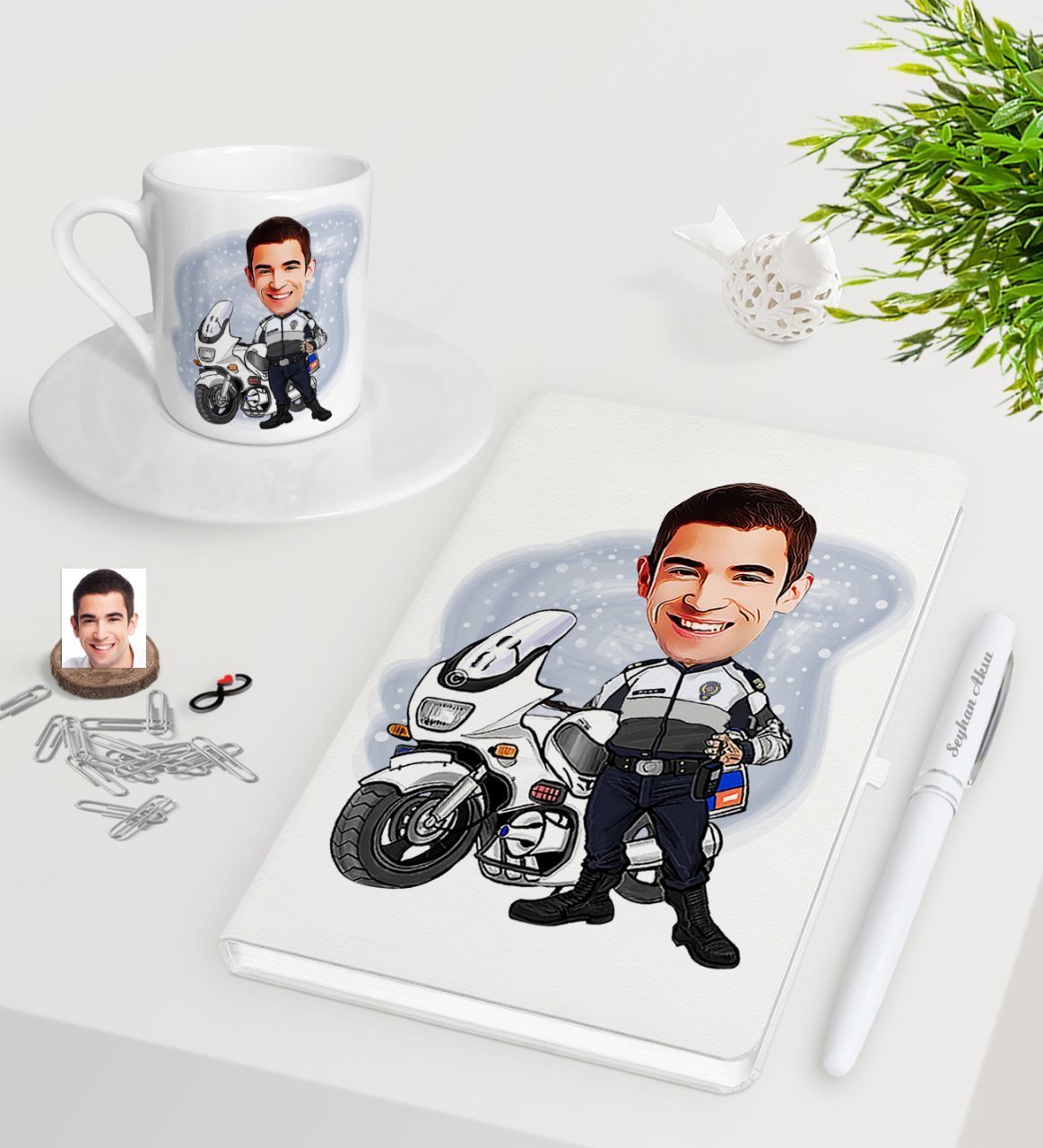 Kişiye Özel Erkek Yunus Polisi Karikatürlü Beyaz Defter Kalem Türk Kahvesi Fincanı Seti-1