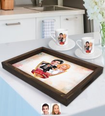 Kişiye Özel İsimli Evleniyoruz Karikatürlü Doğal Ahşap Tepsi ve 2’li Kahve Fincan Seti-10