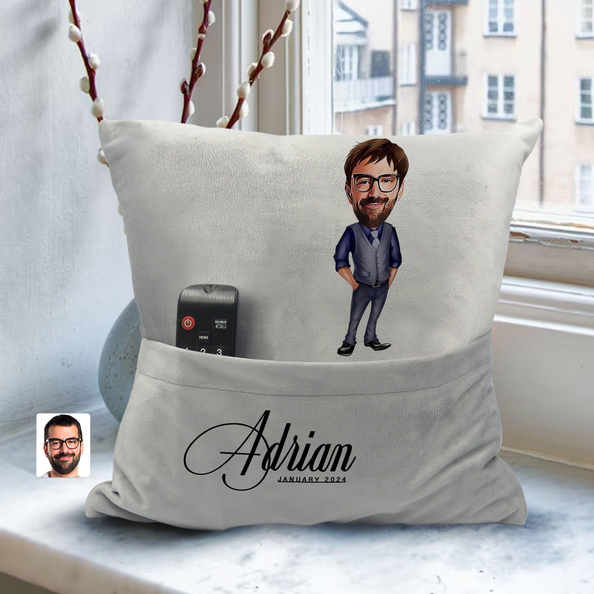 BK Gift Kişiye Özel Boss Baba Karikatür Tasarımlı Organizer Kumanda ve Atıştırmalık Cepli Gri Kırlent Yastık-2 Arkadaşa Hediye, Cepli Yastık