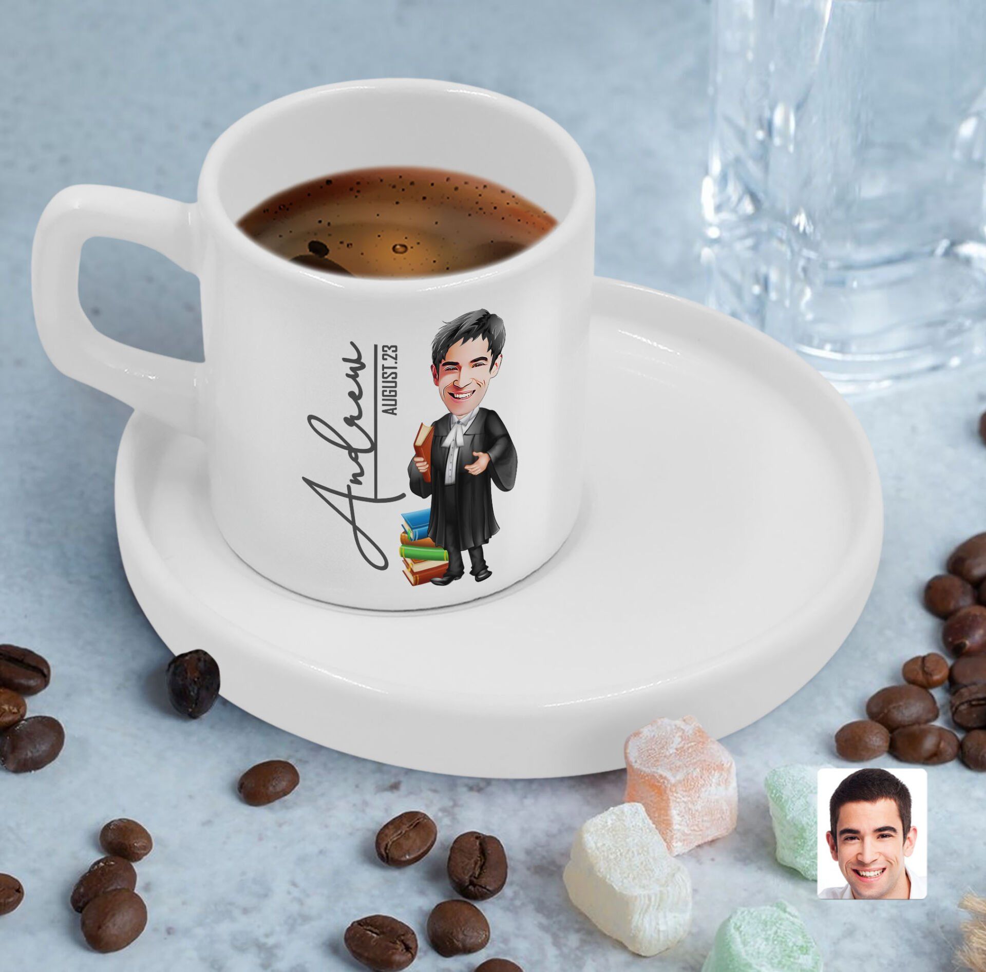 BK Gift Kişiye Özel Sunum Tabaklı Erkek Avukat Karikatürlü Kahve Fincanı-1, Sevgiliye Hediye, Aileye Hediye, Arkadaşa Hediye