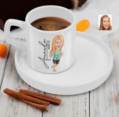 BK Gift Kişiye Özel Sunum Tabaklı Koşucu Kadın Karikatürlü Kahve Fincanı-1, Sevgiliye Hediye, Aileye Hediye, Arkadaşa Hediye