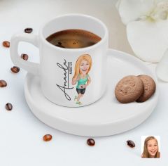 BK Gift Kişiye Özel Sunum Tabaklı Koşucu Kadın Karikatürlü Kahve Fincanı-1, Sevgiliye Hediye, Aileye Hediye, Arkadaşa Hediye