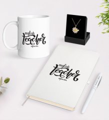 Kişiye Özel İngilizce Öğretmeni Beyaz Kupa Defter Kalem ve İsimli Papatya Kolye Hediye Seti-15