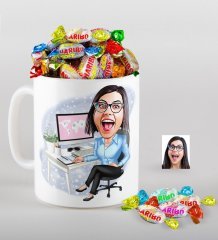 Kişiye Özel Bayan Genel Müdür Karikatürlü Kupa ve Haribo Fruitbons Şeker Hediye Seti-1