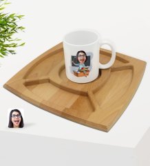 Kişiye Özel Kadın Öğretmen Karikatürlü Beyaz Kupa ve Doğal Masif Ahşap 4 Bölmeli Sunum Tabağı Çerezlik Hediye Seti-2