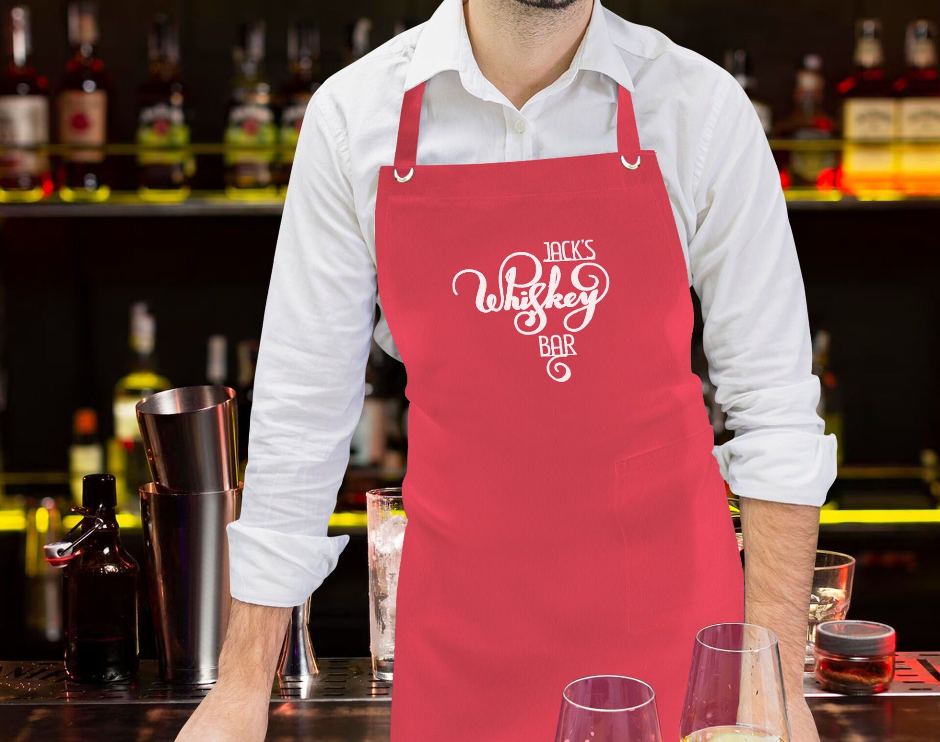 BK Gift Kişiye Özel İsimli Bar Tasarımlı Profesyonel Kırmızı Mutfak Önlüğü, Aşçı Önlüğü, Şef Önlüğü, Arkadaşa Hediye-1