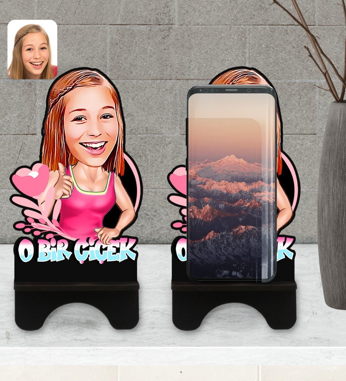 Kişiye Özel Kadınlar Günü Karikatürlü Ahşap Biblo Telefon Standı-4