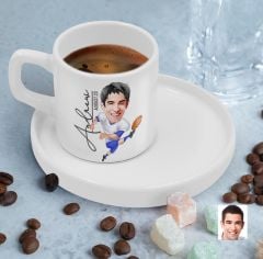BK Gift Kişiye Özel Sunum Tabaklı Amerikan Futbolcusu Karikatürlü Kahve Fincanı-10, Sevgiliye Hediye, Aileye Hediye, Arkadaşa Hediye