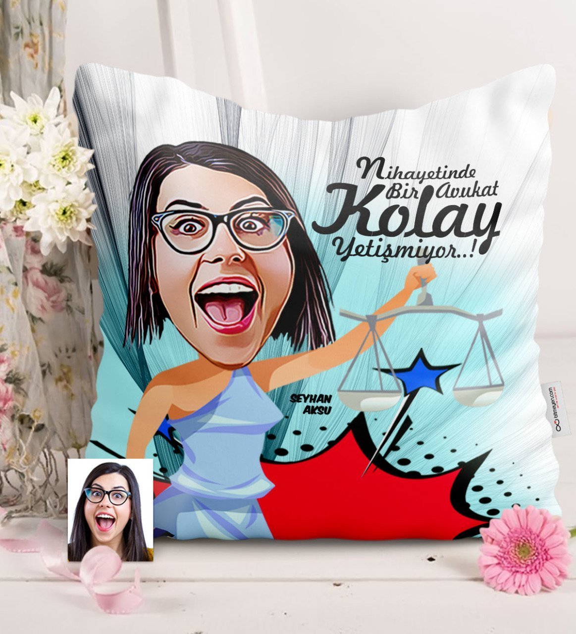 Kişiye Özel Bayan Avukat Karikatürlü Saten Yastık - 1