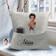 BK Gift Kişiye Özel Boksör Karikatür Tasarımlı Organizer Kumanda ve Atıştırmalık Cepli Gri Kırlent Yastık- 1 Arkadaşa Hediye, Cepli Yastık