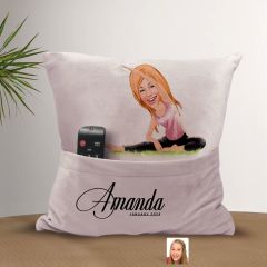 BK Gift Kişiye Özel Yoga Karikatür Tasarımlı Organizer Kumanda ve Atıştırmalık Cepli Pembe Kırlent Yastık-1 Arkadaşa Hediye, Cepli Yastık