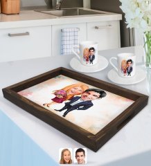 Kişiye Özel Sevgililer Karikatürlü Doğal Ahşap Tepsi ve 2’li Kahve Fincan Seti-94