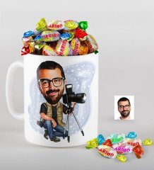 Kişiye Özel Bay Profesyonel Fotoğrafçı Karikatürlü Kupa ve Haribo Fruitbons Şeker Hediye Seti