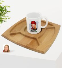 Kişiye Özel Kadın Chef Karikatürlü Beyaz Kupa ve Doğal Masif Ahşap 4 Bölmeli Sunum Tabağı Çerezlik Hediye Seti-10