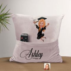 BK Gift Kişiye Özel Mezun Karikatür Tasarımlı Organizer Kumanda ve Atıştırmalık Cepli Pembe Kırlent Yastık-2 Arkadaşa Hediye, Cepli Yastık