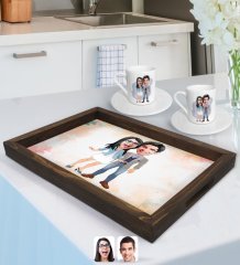 Kişiye Özel Sevgililer Karikatürlü Doğal Ahşap Tepsi ve 2’li Kahve Fincan Seti-81