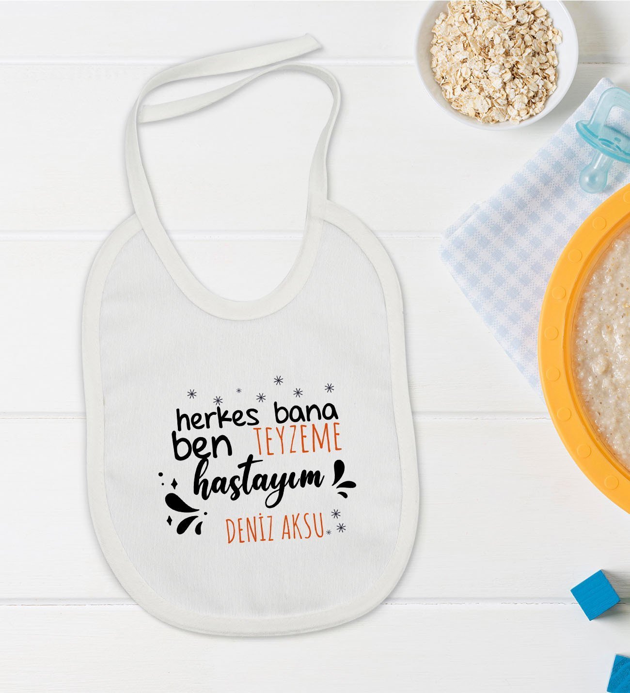 BK Kids Kişiye Özel Herkes Bana Hasta Ben Teyzeme Hastayım Tasarımlı Bebek Mama Önlüğü - Model 1