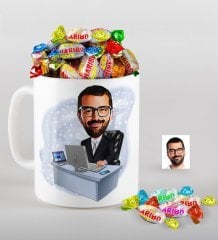 Kişiye Özel Bay Genel Müdür Karikatürlü Kupa ve Haribo Fruitbons Şeker Hediye Seti